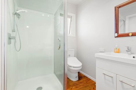 Photo of property in 22 Torino Street, Point England, Auckland, 1072