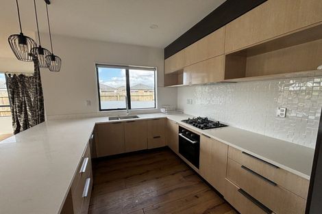 Photo of property in 38 Koroheke Road, Takanini, 2110