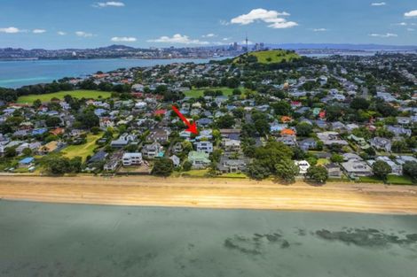 Photo of property in 34 Oxford Terrace, Devonport, Auckland, 0624