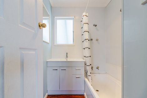 Photo of property in 18 Abraham Crescent, Milson, Palmerston North, 4414