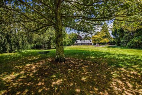 Photo of property in 48 Kairau Road West, Sentry Hill, New Plymouth, 4373