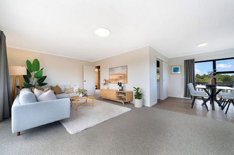 Photo of property in 2/12 Grimshaw Place, Henderson, Auckland, 0612