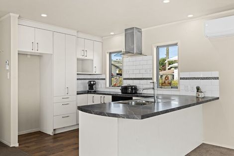 Photo of property in 3 Gazelle Avenue, Beach Haven, Auckland, 0626