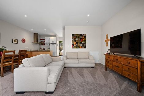 Photo of property in 21/11 The Avenue, Albany, Auckland, 0632