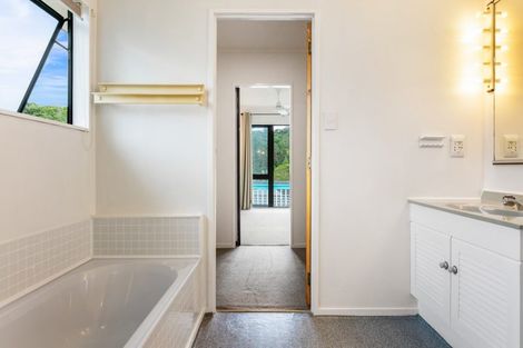 Photo of property in 44 Hale Crescent, Bayview, Auckland, 0629