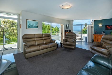 Photo of property in 9 Avoca Valley Road, Heathcote Valley, Christchurch, 8022