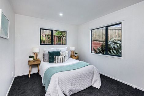 Photo of property in 59 Dress Circle, Newlands, Wellington, 6037