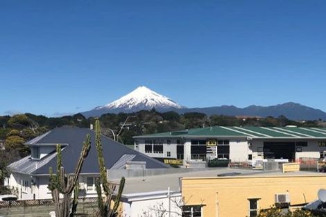 Photo of property in 127 Saint Aubyn Street, New Plymouth, 4310