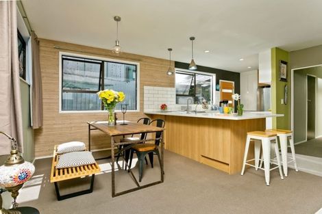 Photo of property in 1/86 Braemar Road, Castor Bay, Auckland, 0620