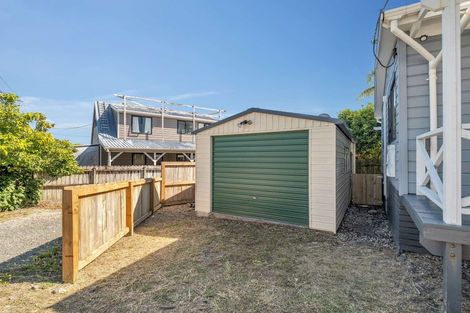 Photo of property in 1/9 Titoki Street, Te Atatu Peninsula, Auckland, 0610