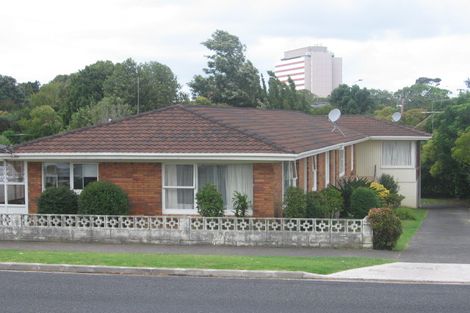 Photo of property in 3/12 Nile Road, Milford, Auckland, 0620