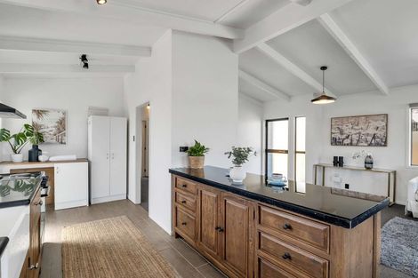 Photo of property in 1/9 Titoki Street, Te Atatu Peninsula, Auckland, 0610