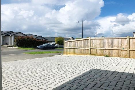 Photo of property in 8 Enchantment Lane, Karaka, Papakura, 2113