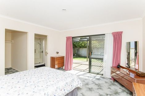 Photo of property in 1 Coulston Place, Riverdale, Gisborne, 4010