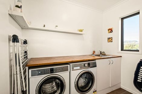 Photo of property in 2 Nopera Road, Waiiti, Urenui, 4377