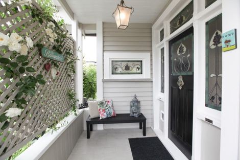 Photo of property in 27 Opoia Road, Hamilton East, Hamilton, 3216