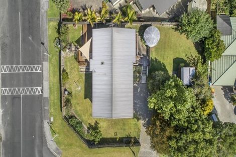 Photo of property in 22 Waiora Road, Stanmore Bay, Whangaparaoa, 0932