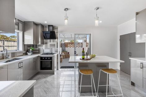 Photo of property in 1/100 Titirangi Road, New Lynn, Auckland, 0600