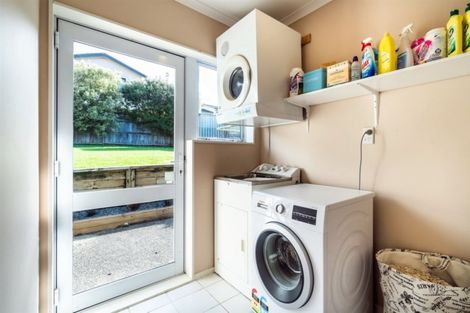 Photo of property in 48 Hogarth Rise, West Harbour, Auckland, 0618