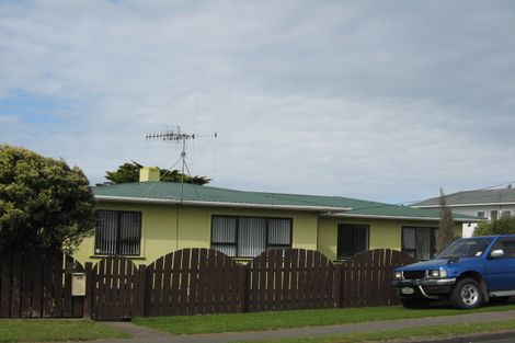 Photo of property in 25 Lee Street, Castlecliff, Whanganui, 4501