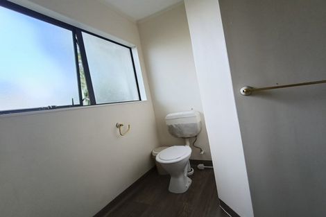 Photo of property in 2/62 Tonar Street, Northcote, Auckland, 0627