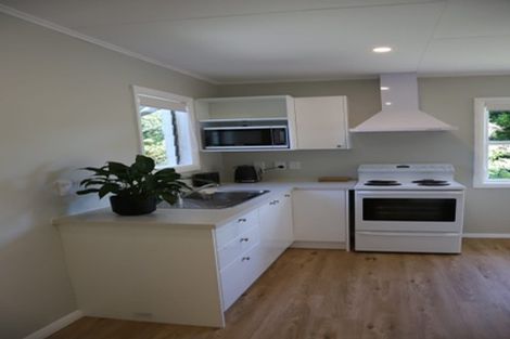 Photo of property in 33 Horopito Road, Waikanae, 5036