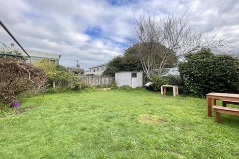 Photo of property in 5 Kauri Street, Eastbourne, Lower Hutt, 5013