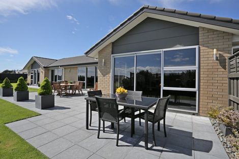 Photo of property in 17 Sunrise Drive, Seaward Bush, Invercargill, 9812