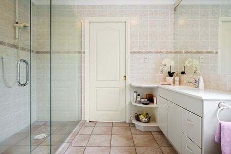 Photo of property in 9 Napa Court, Shamrock Park, Auckland, 2016