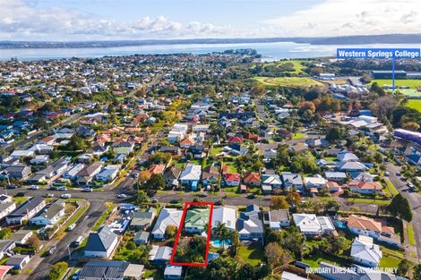 Photo of property in 37 Tui Street, Point Chevalier, Auckland, 1022