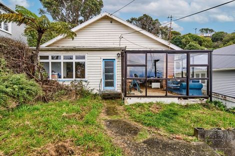 Photo of property in 85 Farnham Street, Mornington, Wellington, 6021