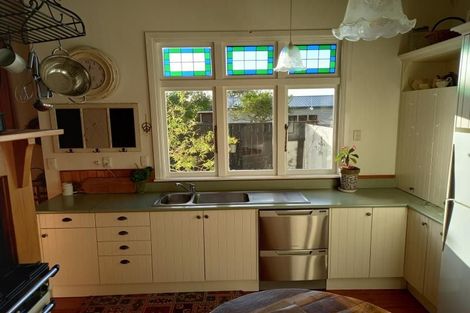 Photo of property in 10 Rawhiti Street, Vogeltown, New Plymouth, 4310