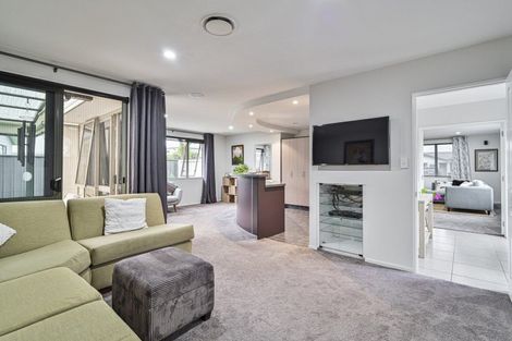 Photo of property in 95 Ferry Road, Clive, 4102