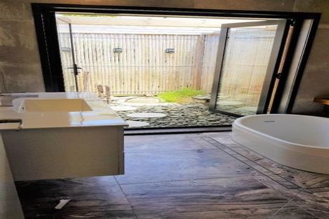 Photo of property in 870a Beach Road, Waiake, Auckland, 0630