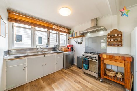 Photo of property in 9 East Street, Petone, Lower Hutt, 5012