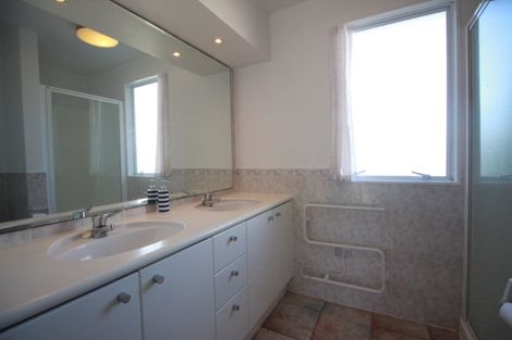 Photo of property in 1/58 Milford Road, Milford, Auckland, 0620