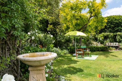 Photo of property in 1 Queen Street, Waihi Beach, 3611