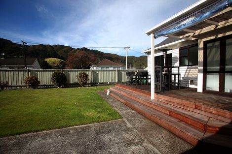 Photo of property in 12 Shearer Crescent, Naenae, Lower Hutt, 5011