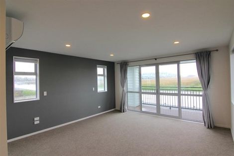 Photo of property in 31 Pickaberry Avenue, Karaka, Papakura, 2113