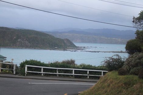 Photo of property in 55 Hungerford Road, Houghton Bay, Wellington, 6023