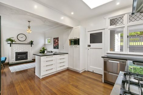 Photo of property in 30 Izard Road, Khandallah, Wellington, 6035