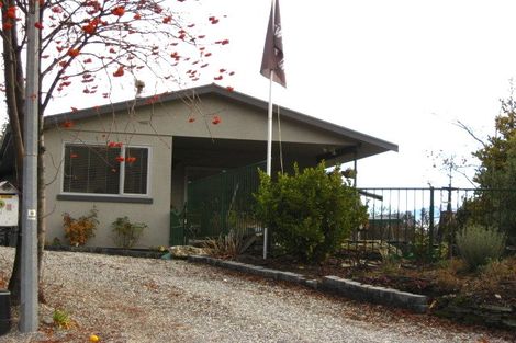 Photo of property in 8 Argyle Place, Arrowtown, 9302