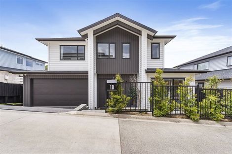 Photo of property in 10 Huaota Place, Botany Downs, Auckland, 2010