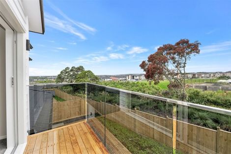 Photo of property in 15 Drumconnell Drive, Flat Bush, Auckland, 2019
