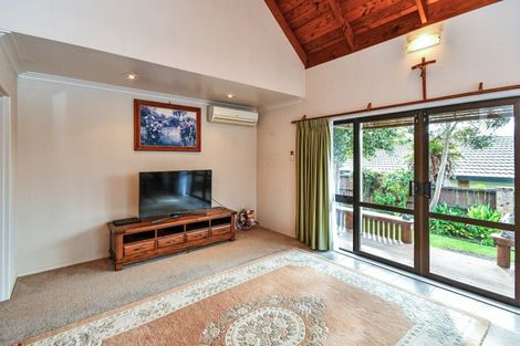 Photo of property in 38 Rushgreen Avenue, Pahurehure, Papakura, 2113