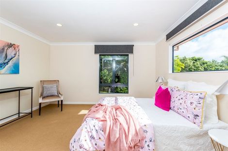 Photo of property in 25 Hogarth Rise, West Harbour, Auckland, 0618
