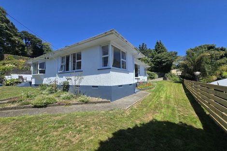 Photo of property in 108 Huatoki Street, Frankleigh Park, New Plymouth, 4310