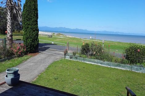 Photo of property in 915 East Coast Road, Kaiaua, Pokeno, 2473