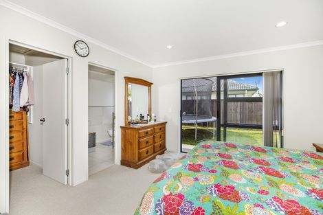 Photo of property in 10 Creda Road, Wattle Downs, Auckland, 2103