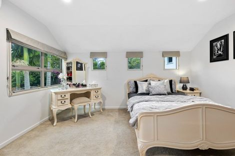 Photo of property in 5 Oakford Park Crescent, Greenhithe, Auckland, 0632